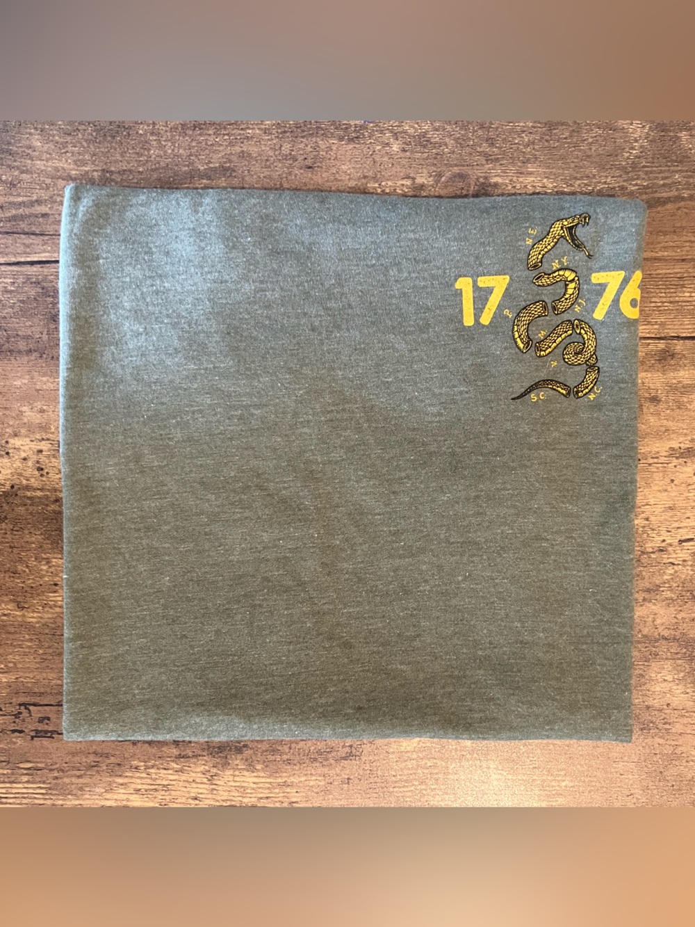 Rags of honor graphics T-shirt - Picture 6 of 7